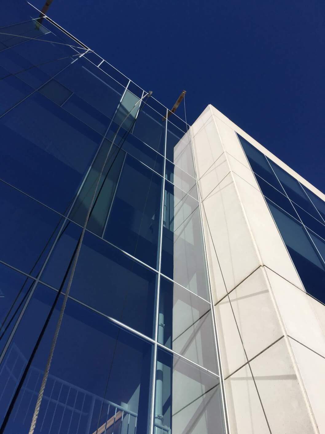 MAIN_Darden-HQ-glass-stone-office-building-Orlando-FL
